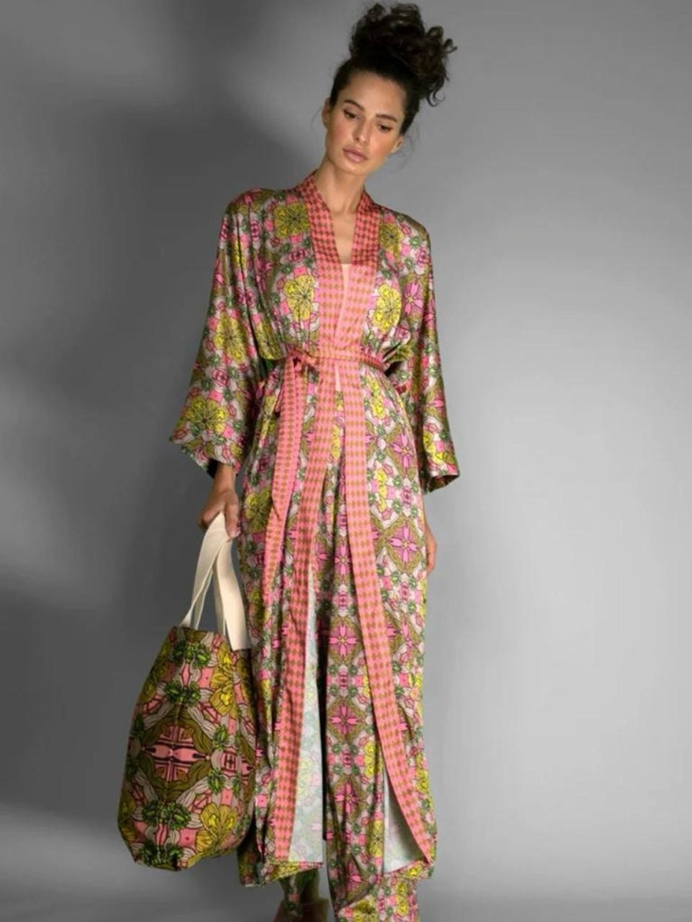 Floral Nuvula Pink Kimono Robe with Contrast Trim